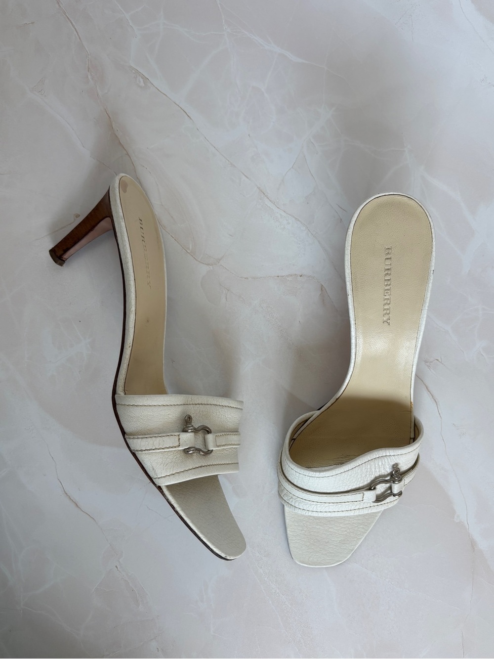 vintage Y2K Burberry cream leather silver buckle open toe kitten heel